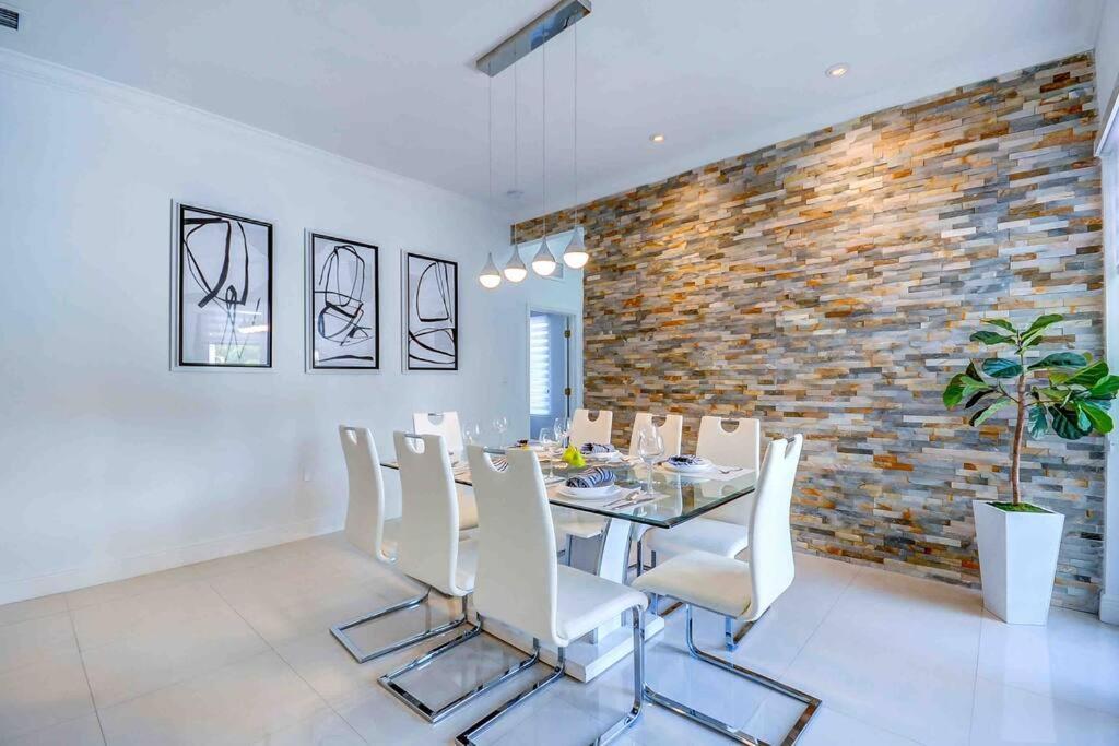 קטלר ביי Miami 5Br Villa W Heated Pool, Games & Bbq L01 מראה חיצוני תמונה