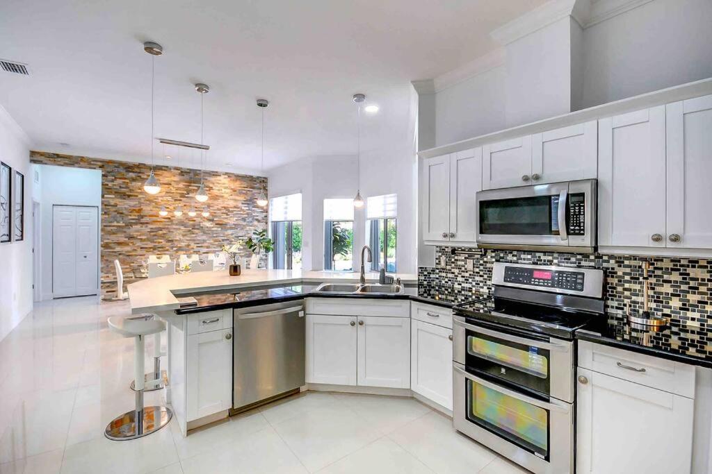 קטלר ביי Miami 5Br Villa W Heated Pool, Games & Bbq L01 מראה חיצוני תמונה