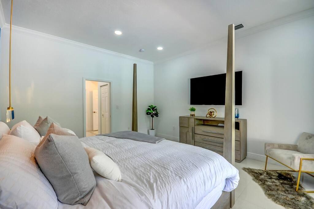 קטלר ביי Miami 5Br Villa W Heated Pool, Games & Bbq L01 מראה חיצוני תמונה